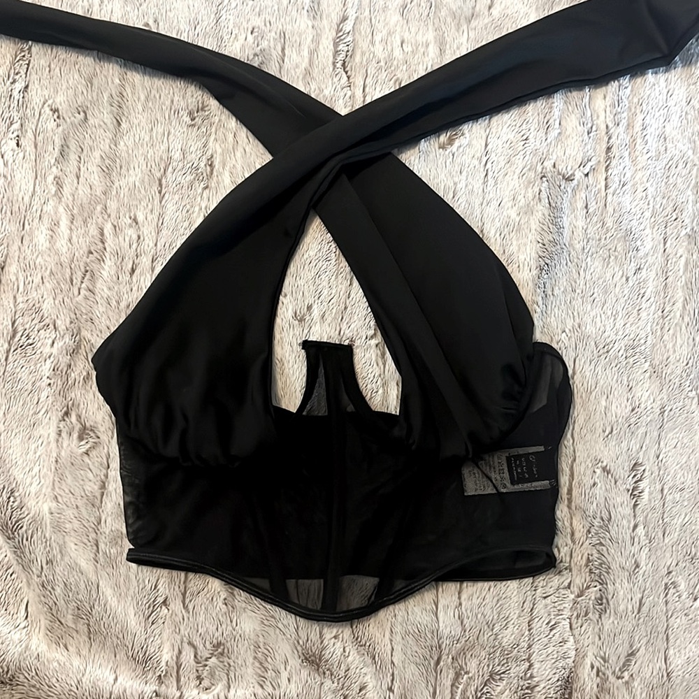 Women’s top with tie behind neck